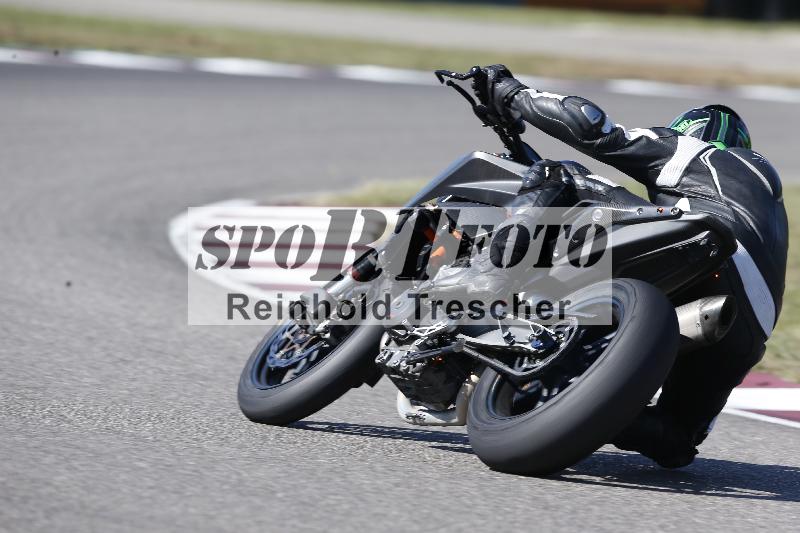 /Archiv-2025/49 26.08.2025 Cornu Master School ADR/rot-rouge/38